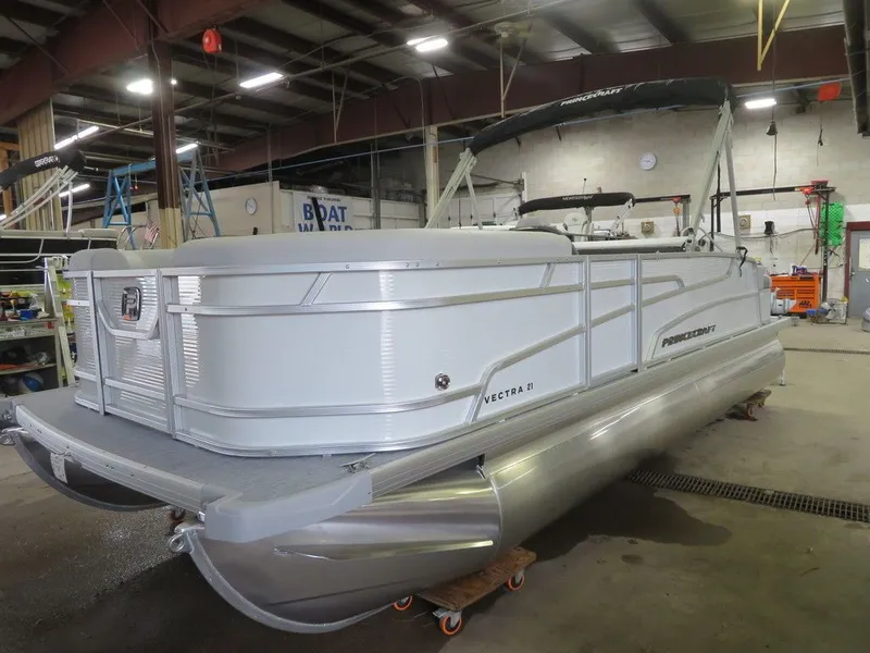 Slide: The Image of Princecraft Vectra 21 RL 2025 - 31