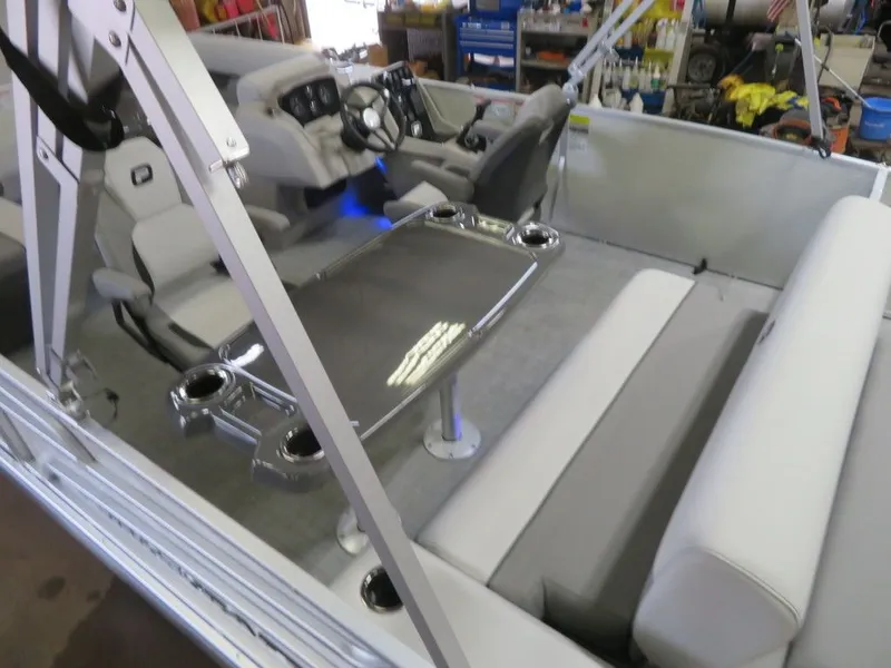 Slide: The Image of Princecraft Vectra 21 RL 2025 - 39