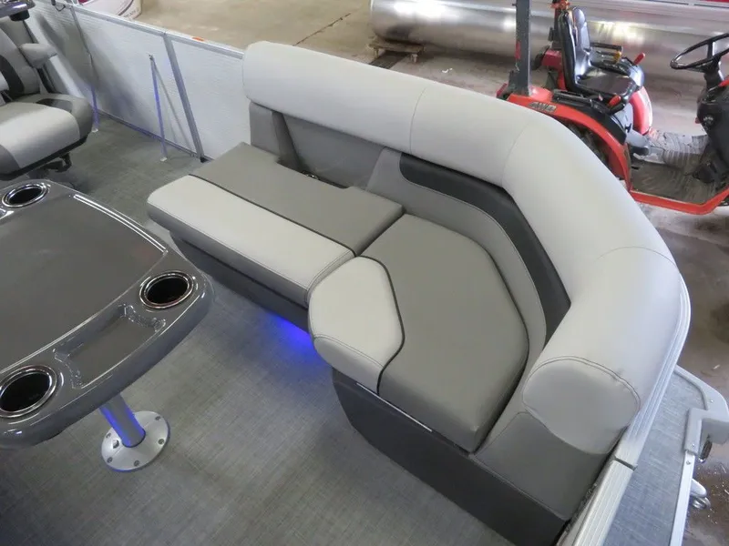 Slide: The Image of Princecraft Vectra 21 RL 2025 - 9