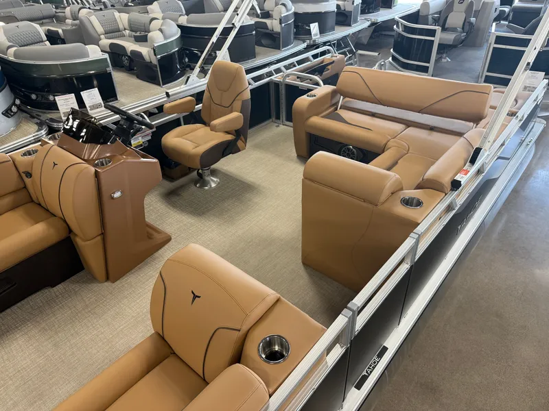 Slide: The Image of Tahoe Sport 2385 Swingback (VRB) & Honda 4-Stroke EFI 2025 - 14