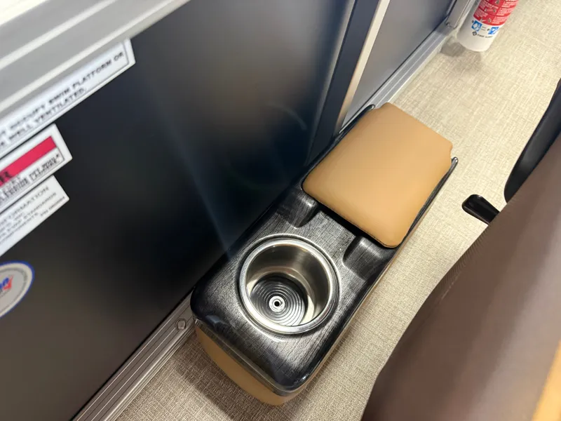 Slide: The Image of Tahoe Sport 2385 Swingback (VRB) & Honda 4-Stroke EFI 2025 - 16