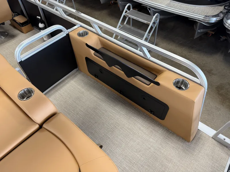 Slide: The Image of Tahoe Sport 2385 Swingback (VRB) & Honda 4-Stroke EFI 2025 - 23