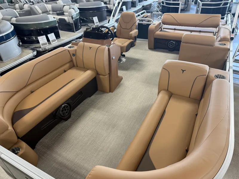 Slide: The Image of Tahoe Sport 2385 Swingback (VRB) & Honda 4-Stroke EFI 2025 - 32