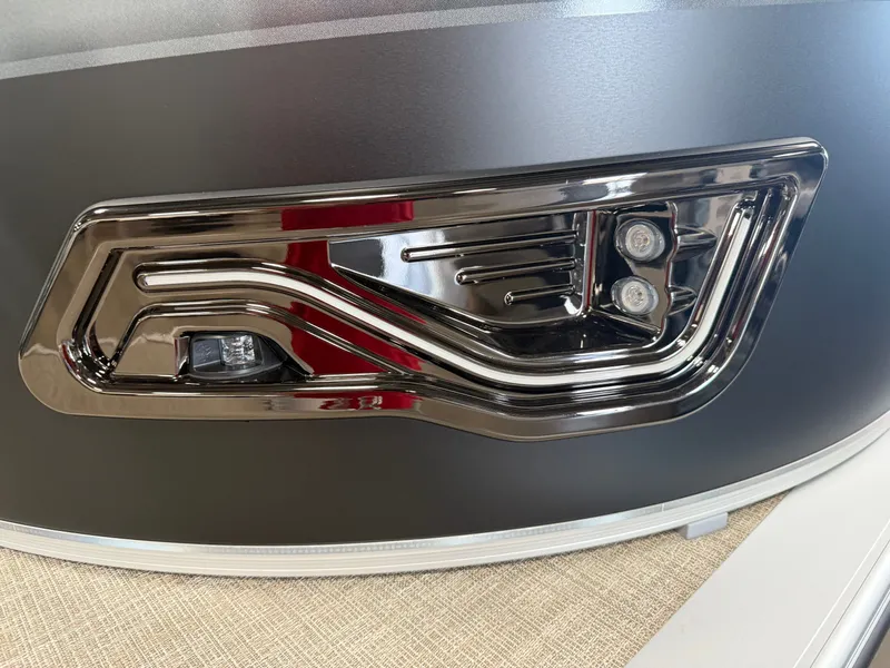 Slide: The Image of Tahoe Sport 2385 Swingback (VRB) & Honda 4-Stroke EFI 2025 - 35