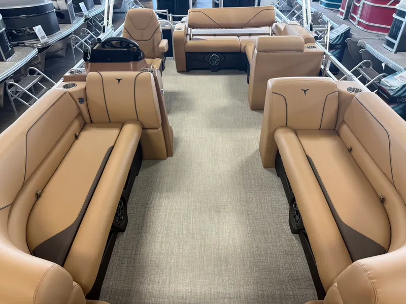 Slide: The Image of Tahoe Sport 2385 Swingback (VRB) & Honda 4-Stroke EFI 2025 - 4