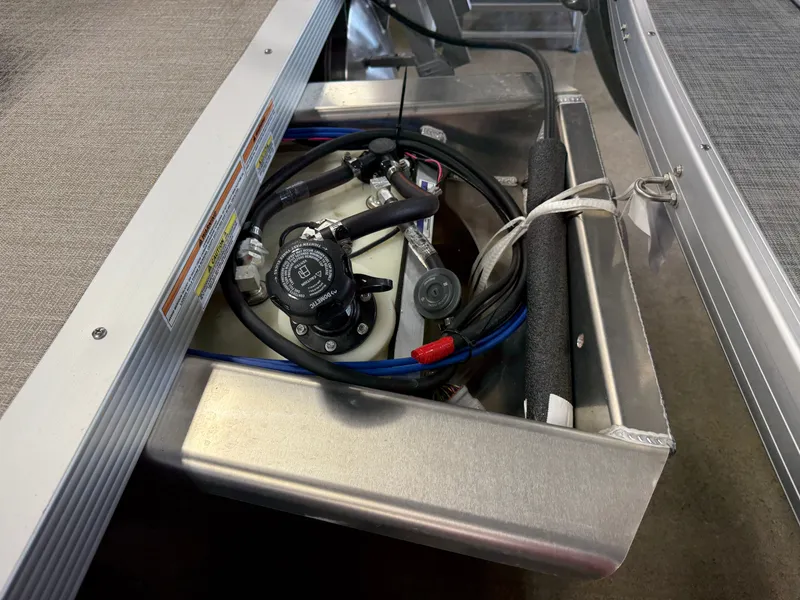 Slide: The Image of Tahoe Sport 2385 Swingback (VRB) & Honda 4-Stroke EFI 2025 - 40