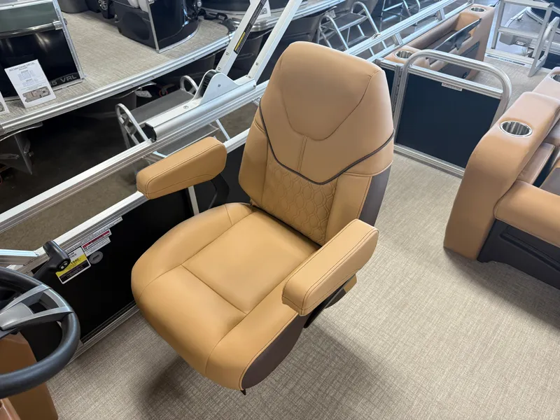 Slide: The Image of Tahoe Sport 2385 Swingback (VRB) & Honda 4-Stroke EFI 2025 - 8