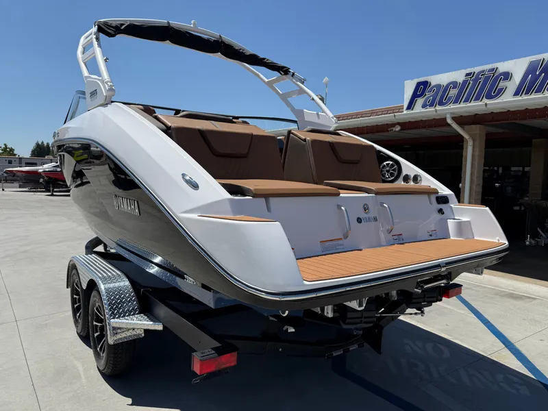 Slide: The Image of Yamaha 222 S w/ Twin 1.8L Yamaha's 2025 - 3