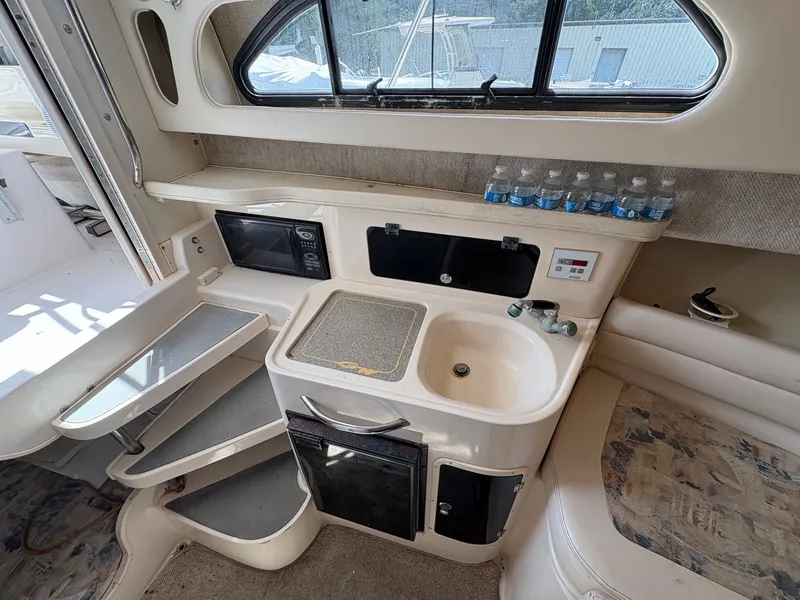 Slide: The Image of Grady-White Marlin 300 2003 - 18