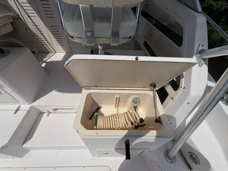 Slide: The Image of Grady-White Marlin 300 2003 - 29