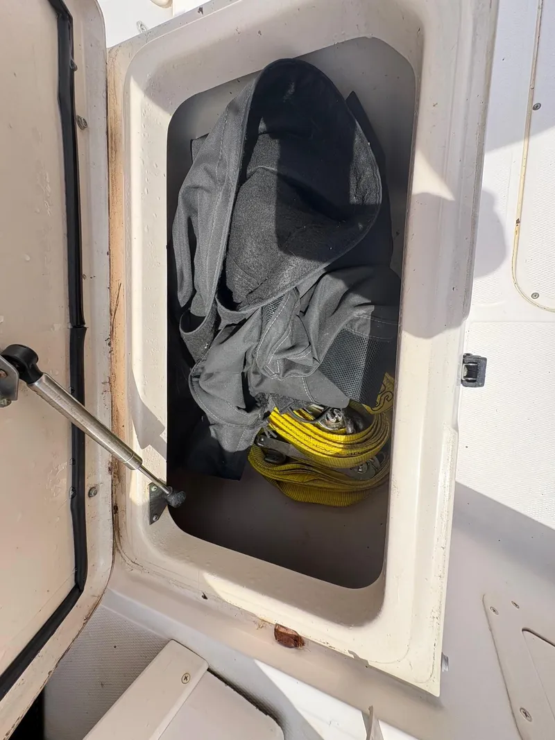 Slide: The Image of Grady-White Marlin 300 2003 - 32