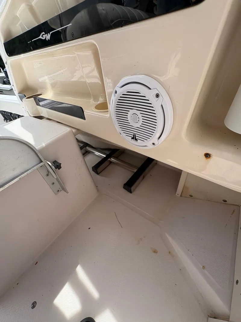 Slide: The Image of Grady-White Marlin 300 2003 - 35