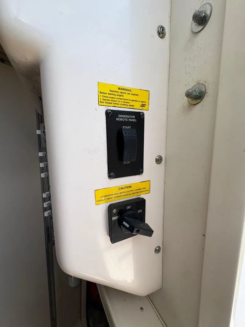 Slide: The Image of Grady-White Marlin 300 2003 - 42