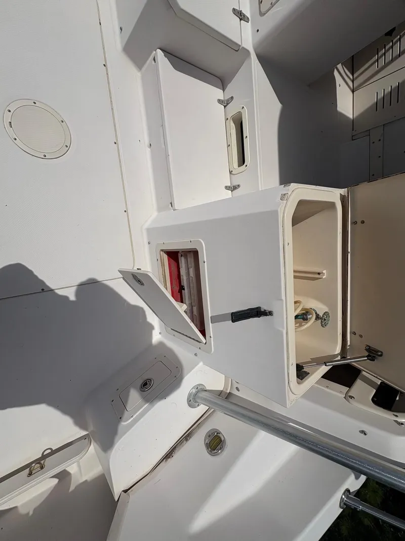 Slide: The Image of Grady-White Marlin 300 2003 - 8