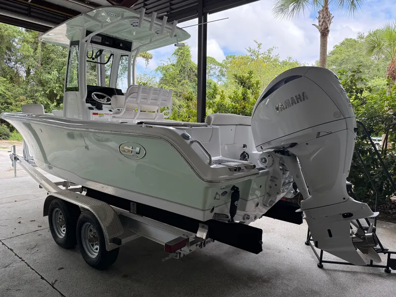 Slide: The Image of Sea Hunt Ultra 235 SE 2026 - 6