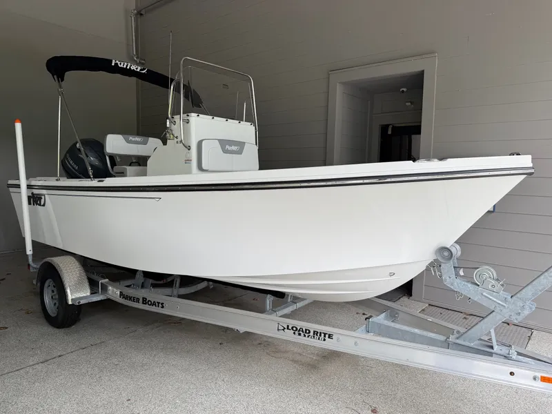 The Image of Parker Marine 18SE 2025 - 1