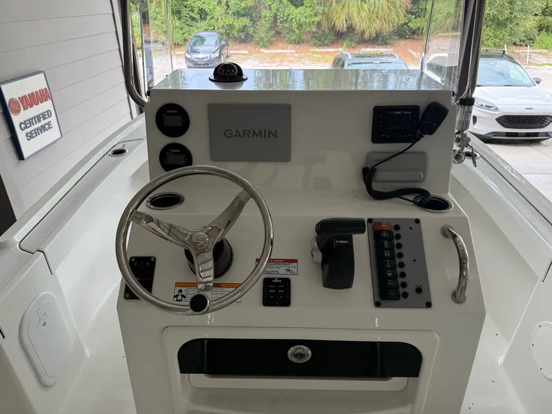 Slide: The Image of Parker Marine 18SE 2025 - 3