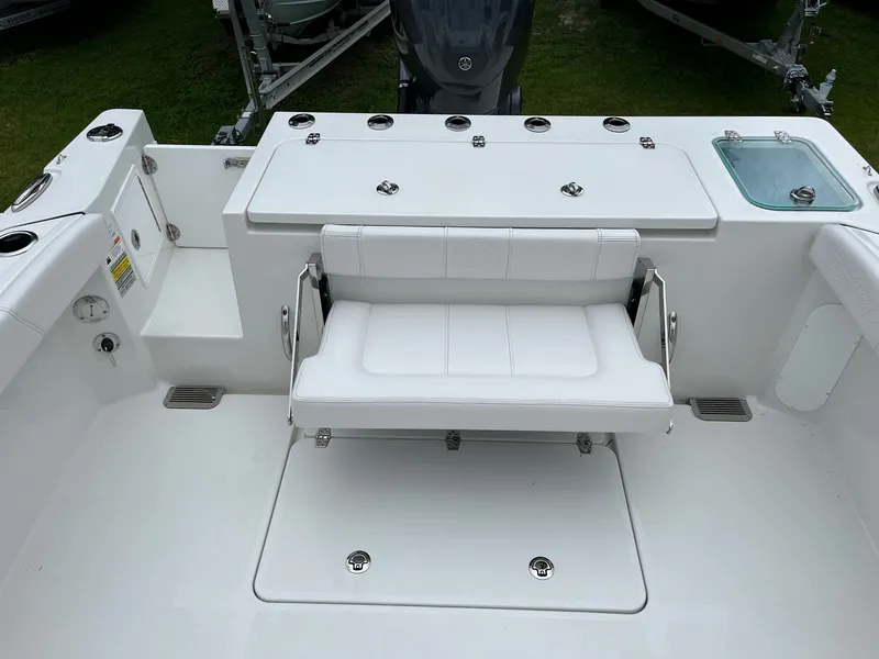 Slide: The Image of Parker Marine 2200SC 2026 - 3