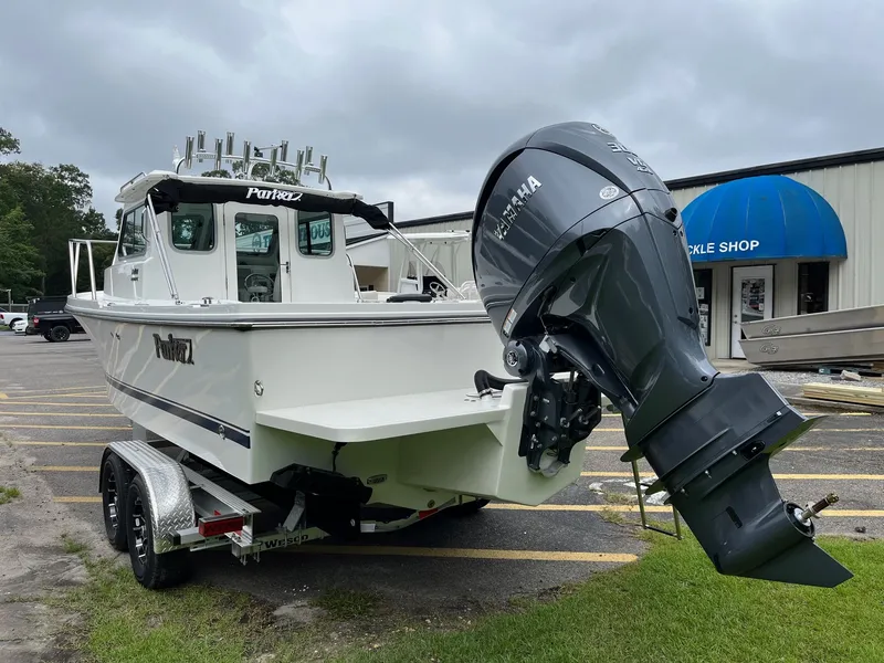 Slide: The Image of Parker Marine 2200SC 2026 - 8