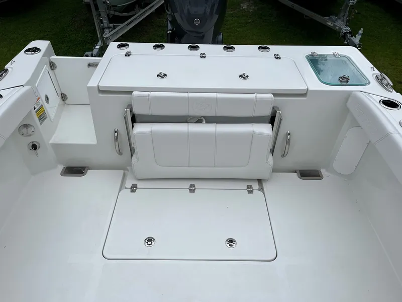 Slide: The Image of Parker Marine 227 Explorer 2026 - 12