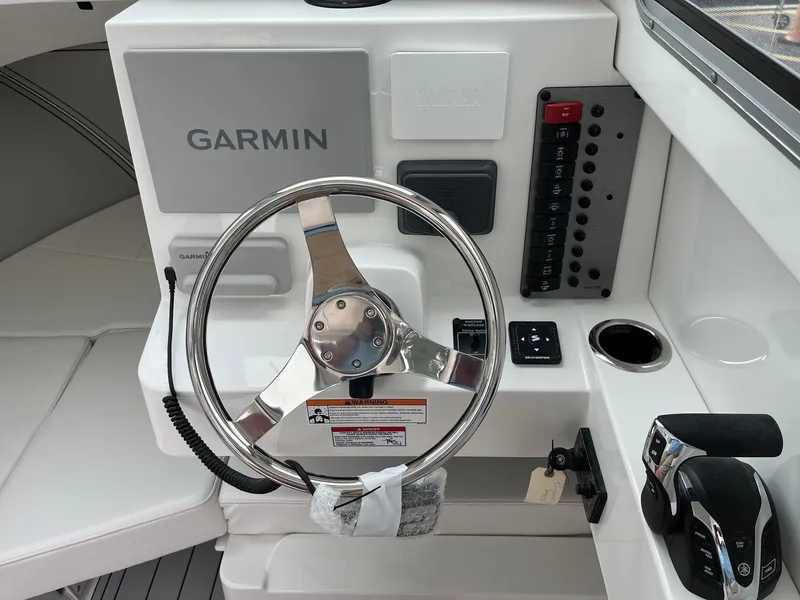 Slide: The Image of Parker Marine 227 Explorer 2026 - 15