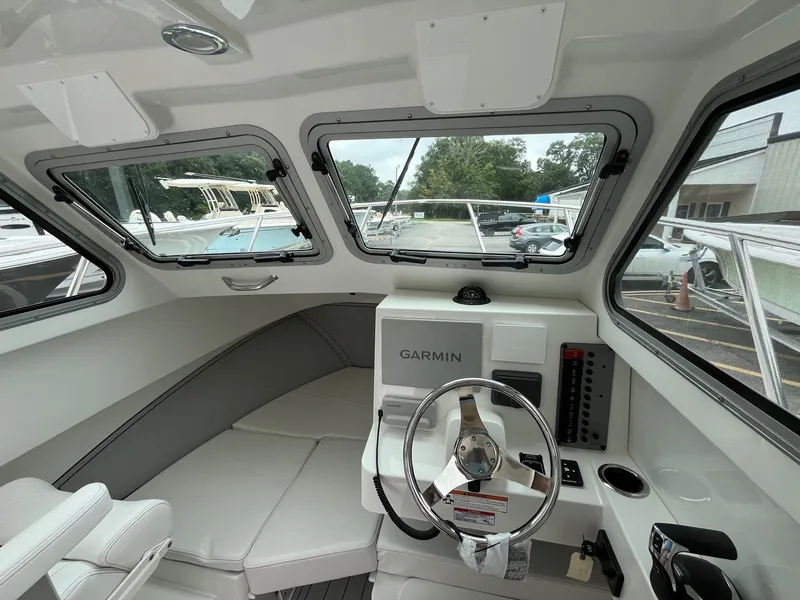 Slide: The Image of Parker Marine 227 Explorer 2026 - 17