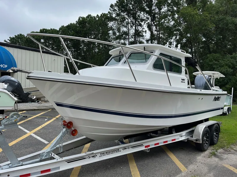 Slide: The Image of Parker Marine 227 Explorer 2026 - 7