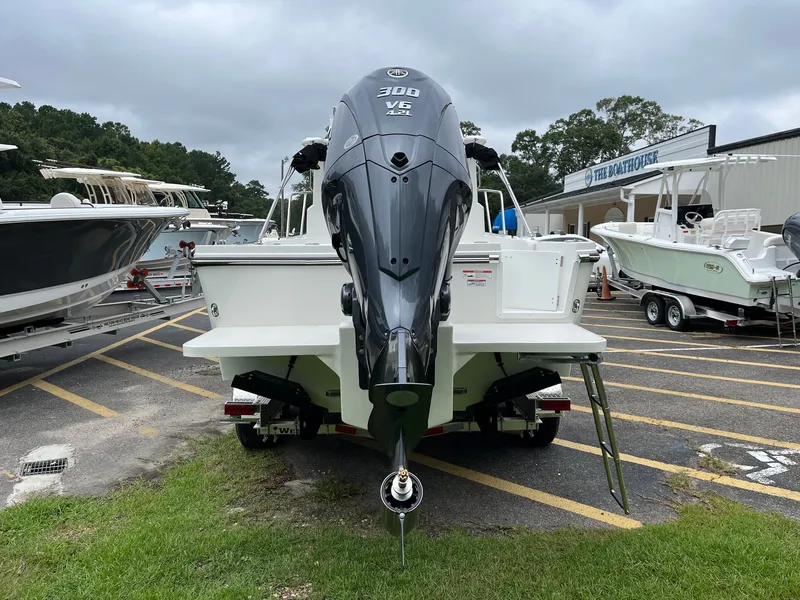 Slide: The Image of Parker Marine 227 Explorer 2026 - 9