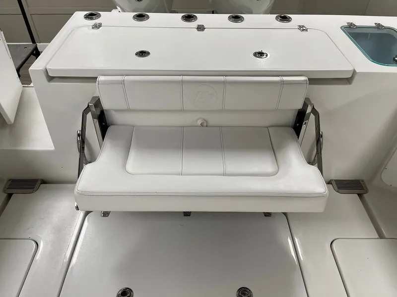 Slide: The Image of Parker Marine 2420SC 2026 - 11