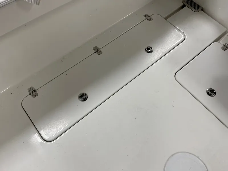 Slide: The Image of Parker Marine 2420SC 2026 - 12