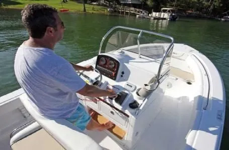 Slide: The Image of Sea Hunt Ultra Series 196 2013 - 13