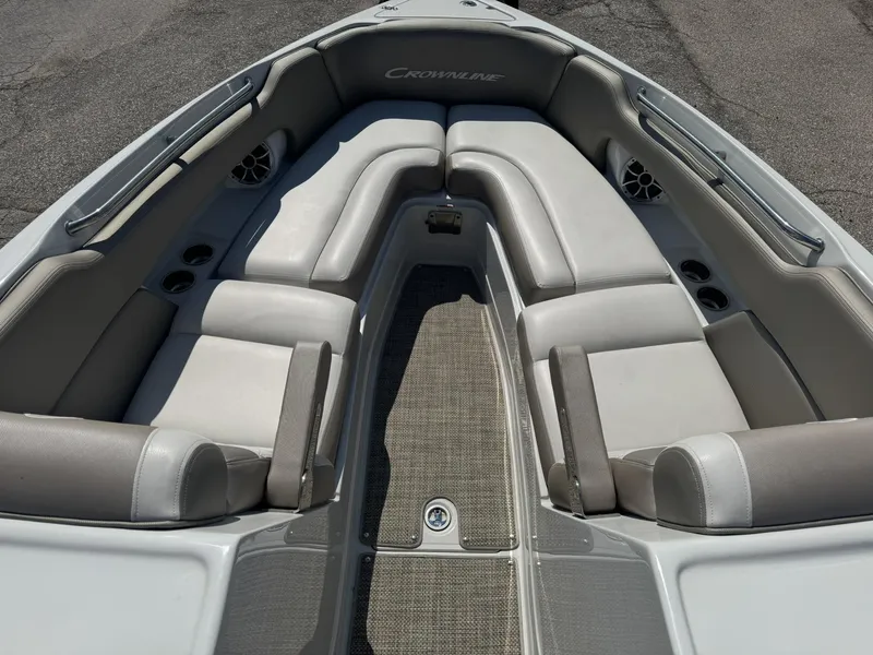 Slide: The Image of Crownline Boats 290 SS 2023 - 12