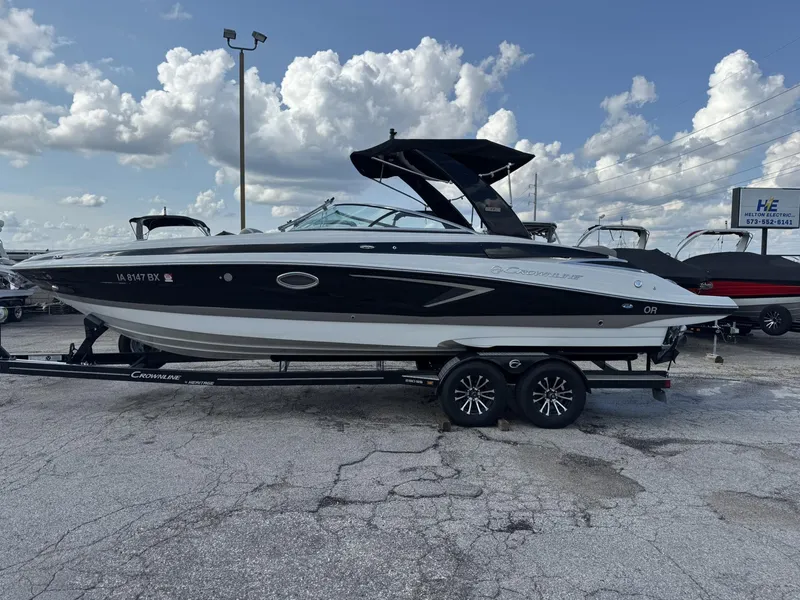 Slide: The Image of Crownline Boats 290 SS 2023 - 17