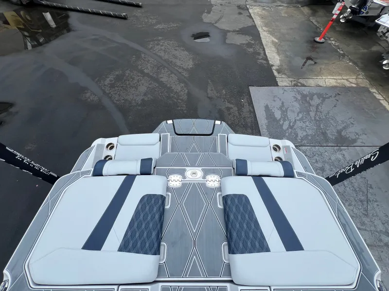 Slide: The Image of Malibu M230 2025 - 10