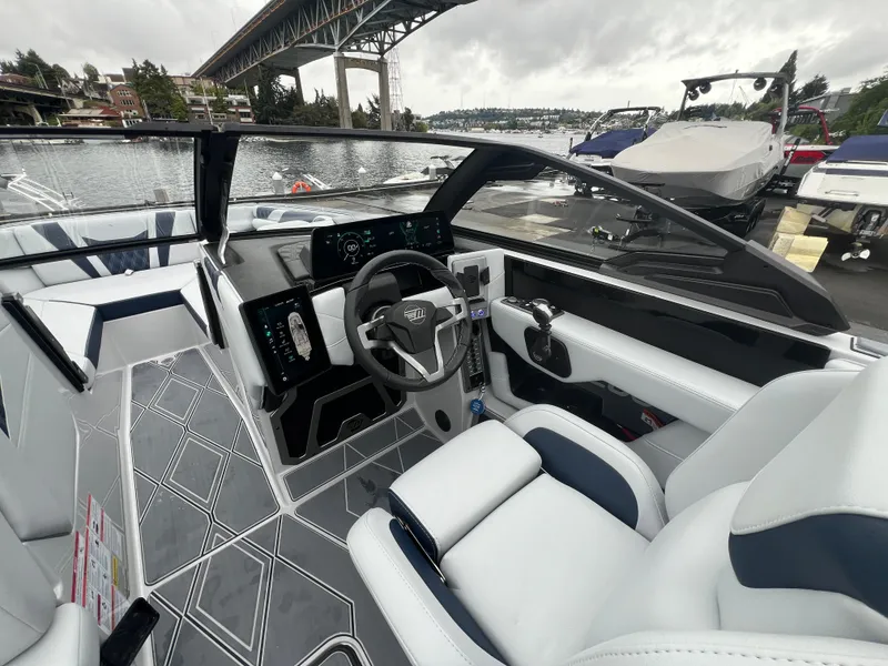 Slide: The Image of Malibu M230 2025 - 14