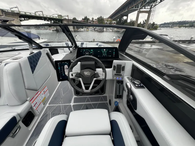 Slide: The Image of Malibu M230 2025 - 15