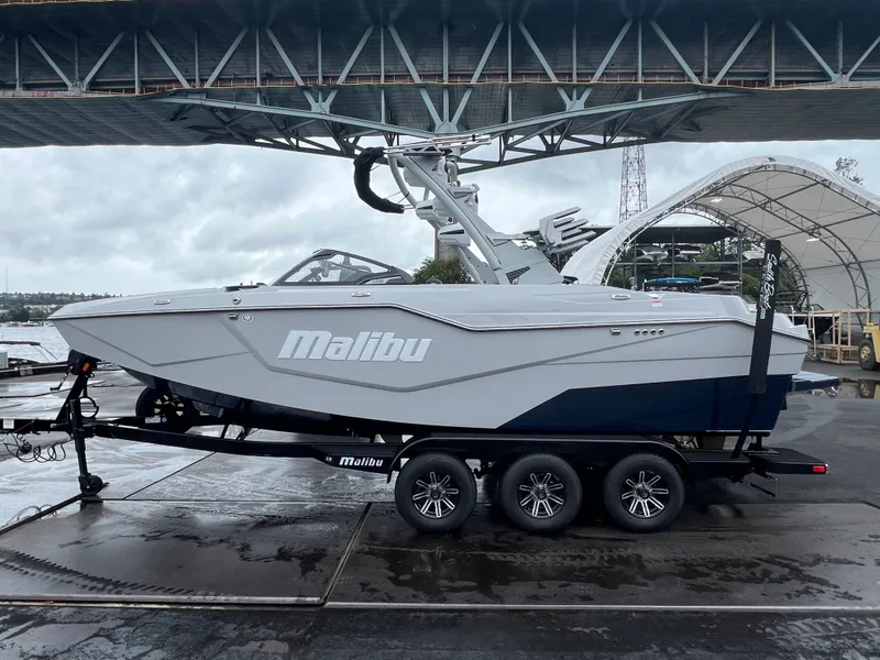 Slide: The Image of Malibu M230 2025 - 2