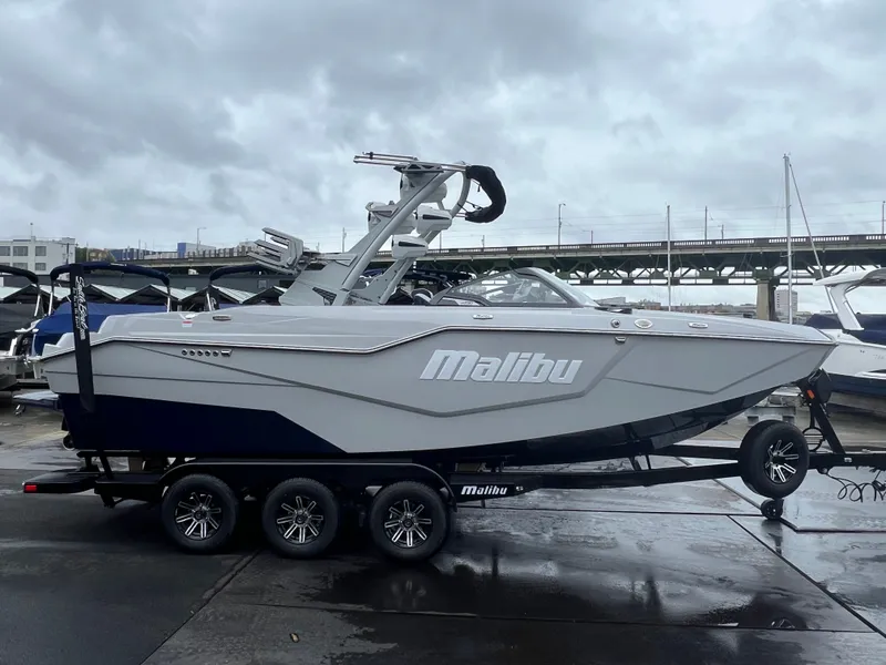 Slide: The Image of Malibu M230 2025 - 6