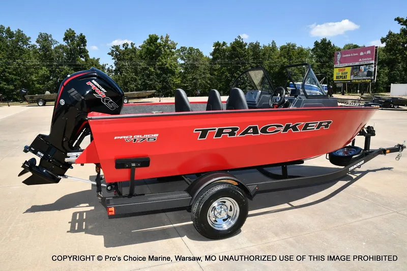 Slide: The Image of Tracker Pro Guide V-175 WT 2026 - 18