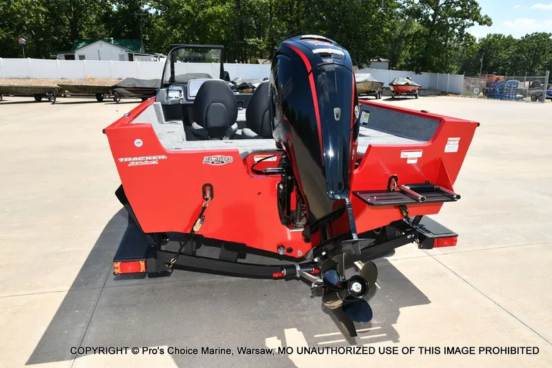 Slide: The Image of Tracker Pro Guide V-175 WT 2026 - 22