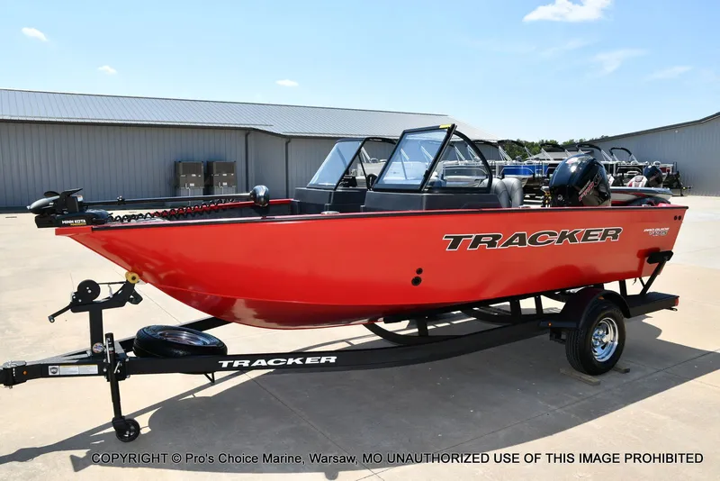 Slide: The Image of Tracker Pro Guide V-175 WT 2026 - 24