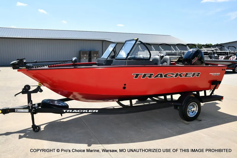 Slide: The Image of Tracker Pro Guide V-175 WT 2026 - 26