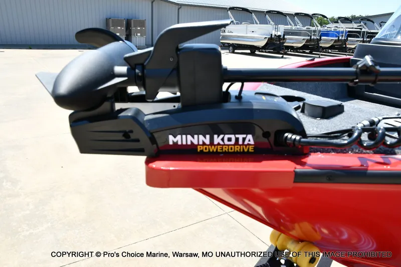 Slide: The Image of Tracker Pro Guide V-175 WT 2026 - 27