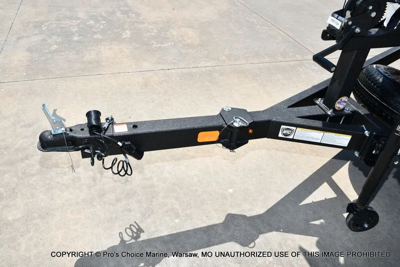 Slide: The Image of Tracker Pro Guide V-175 WT 2026 - 29