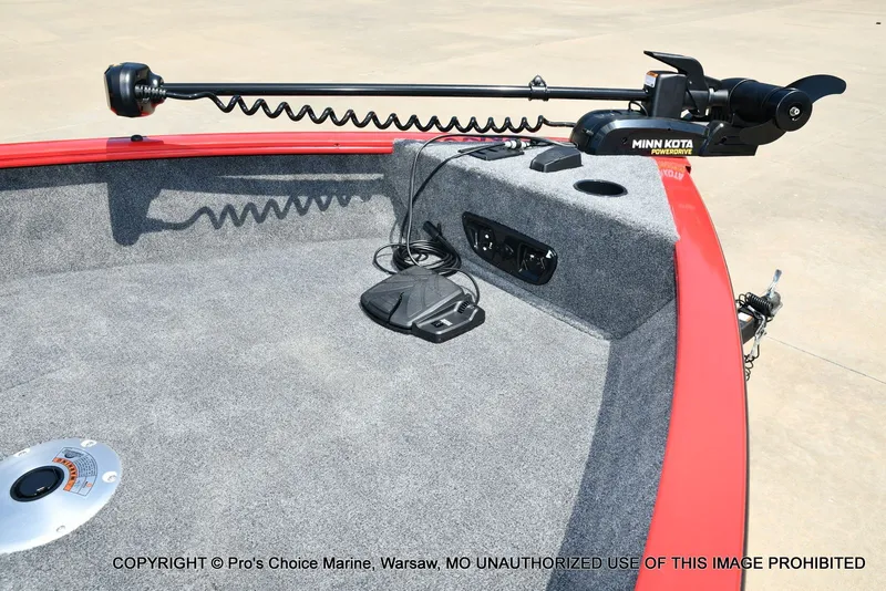 Slide: The Image of Tracker Pro Guide V-175 WT 2026 - 31