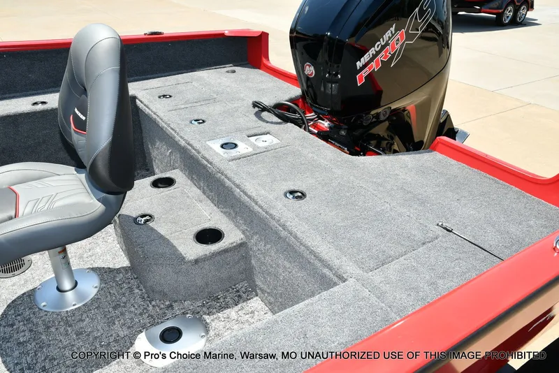 Slide: The Image of Tracker Pro Guide V-175 WT 2026 - 34