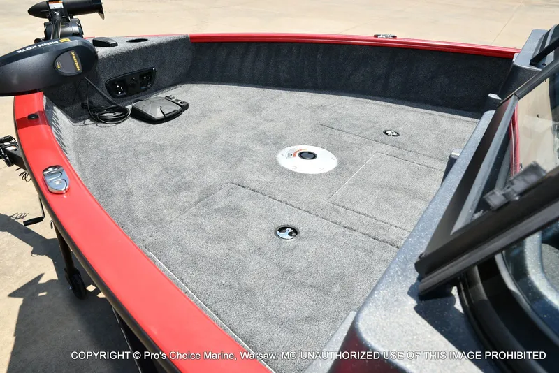 Slide: The Image of Tracker Pro Guide V-175 WT 2026 - 36