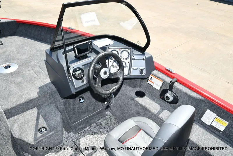 Slide: The Image of Tracker Pro Guide V-175 WT 2026 - 39