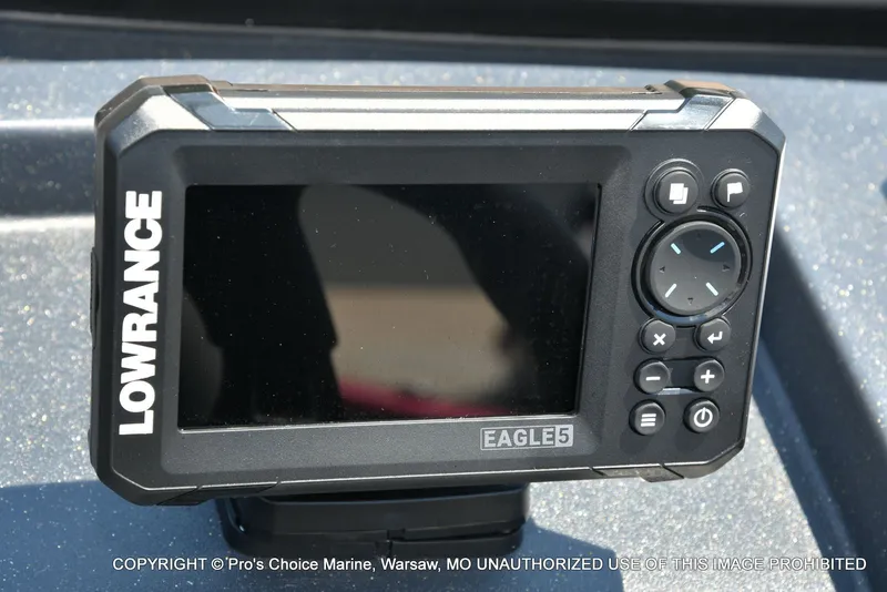 Slide: The Image of Tracker Pro Guide V-175 WT 2026 - 40