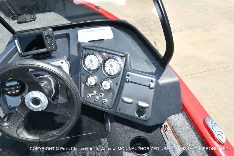 Slide: The Image of Tracker Pro Guide V-175 WT 2026 - 41